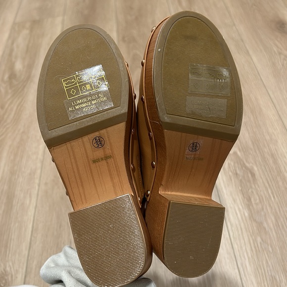 Heeled clogs - Picture 3 of 4